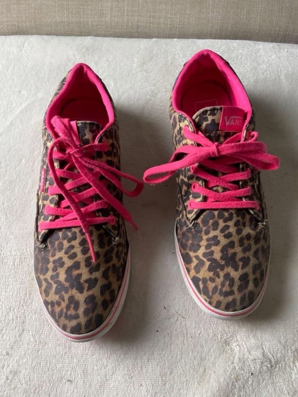 EUC Vans Leopard Print Hot Pink Laces size 7.5
